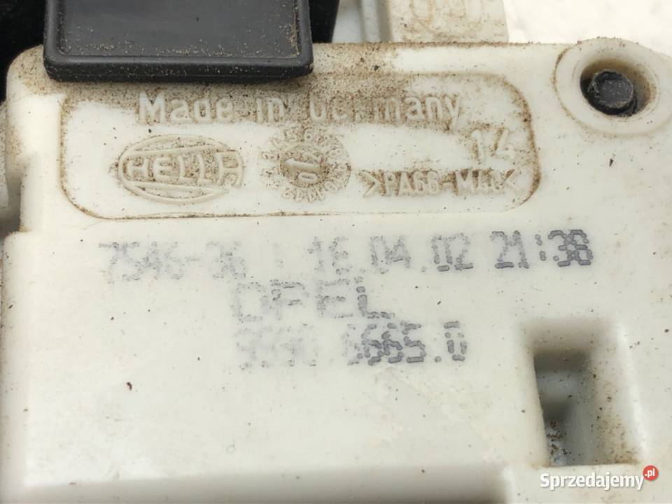 ZAMEK KLAPY TYŁ OPEL VECTRA C SedanLimuzyna 0209 osobowe