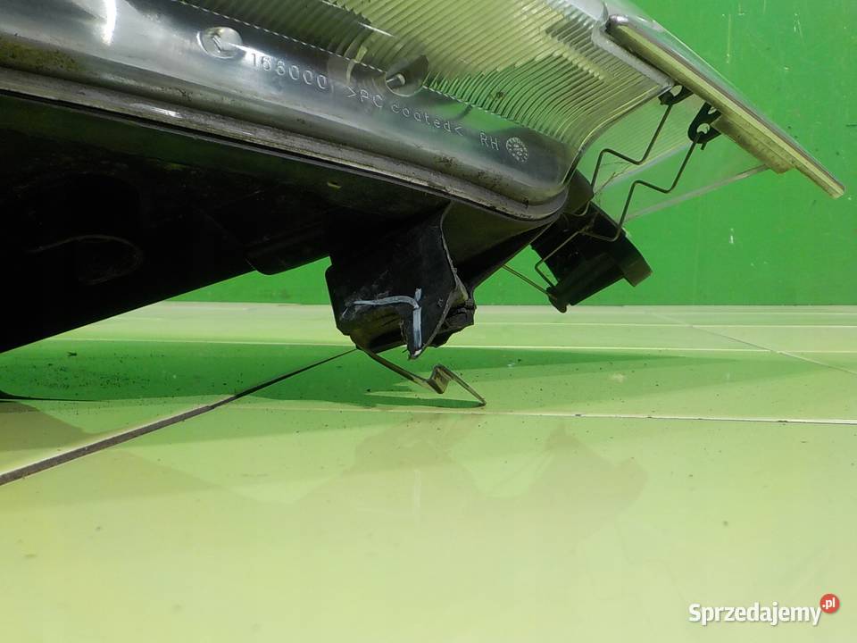 FORD KUGA MK1 I 20 TDCI 08r 5D lampa prawa przod Suków