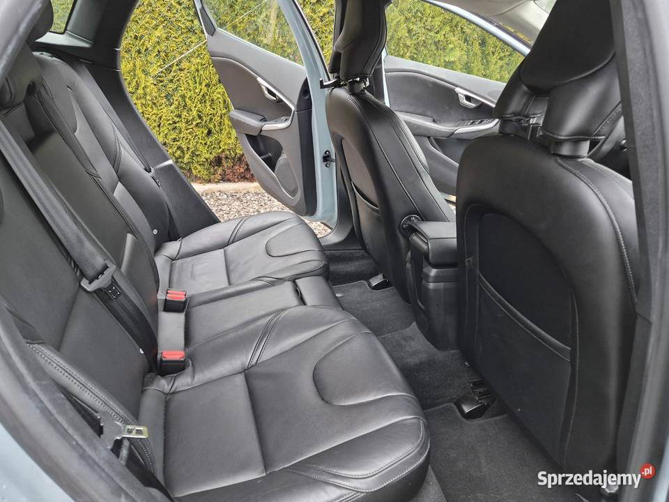 Volvo v40 Inscprition 20 benzyna 152 V40 Ostrowiec Świętokrzyski sprzedam