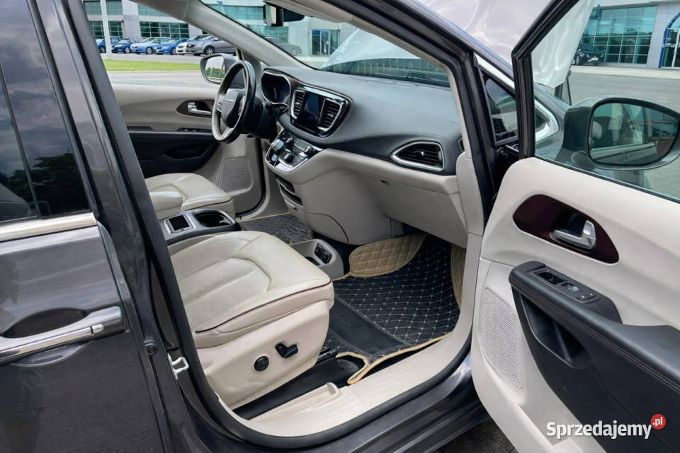 Chrysler Pacifica Pacifica 2020 w wersji Limited czujnik parkowania Białystok