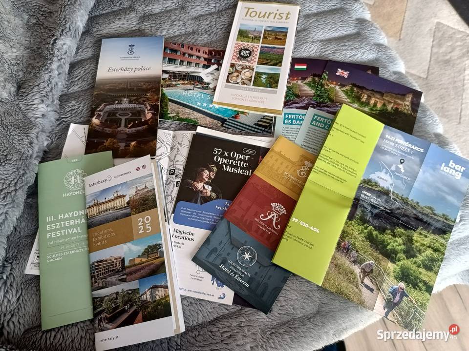 Ciekawe foldery turystyczne z pogranicza Węgier Wronki