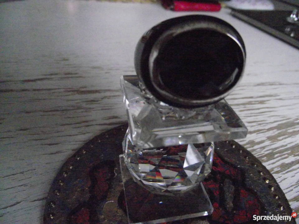 OKAZAŁY CZARNY PIERŚCIEŃ Z FALSETOWANYM Piła