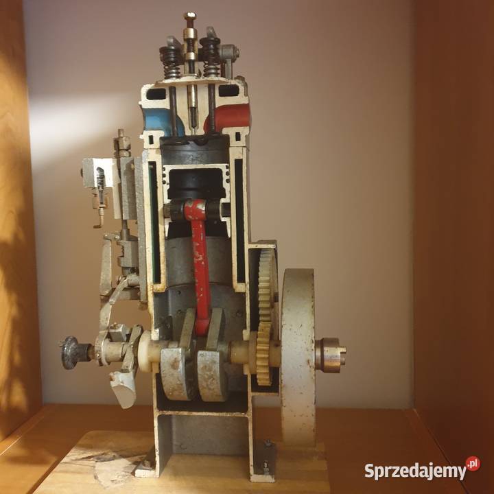 MODEL SZKOLNY PRZEKRÓJ SILNIKA DIESLA Ostrowiec Świętokrzyski