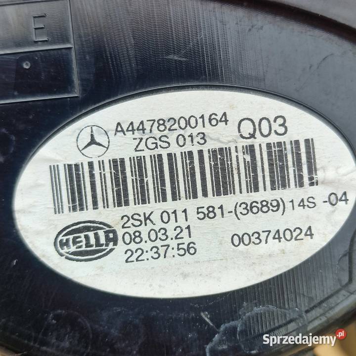 MERCEDES VITO A447 V KLASA LAMPA TYŁ PRAWA Bieleń