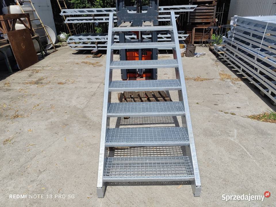 Schody metalowe wema wejście na 150 loft Elżbieta