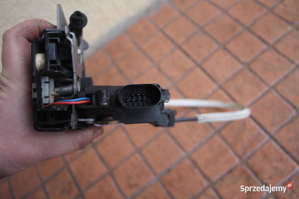 ZAMEK DRZWI PRAWY PRZÓD 9 PIN AUDI A6 C5
