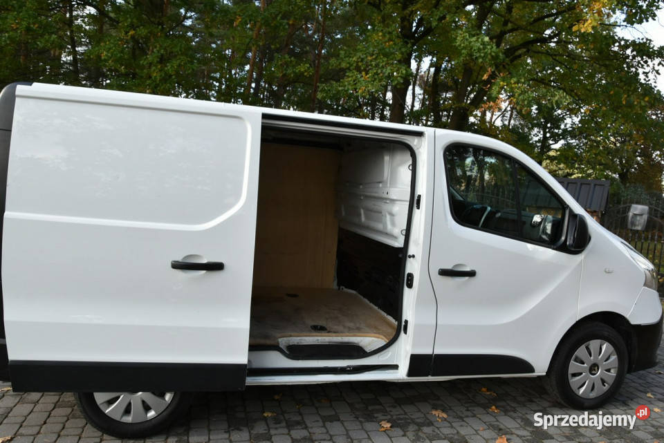 Renault Trafic 16dCi 121 2018r Klima TEMPOMAT diesel Kampinos