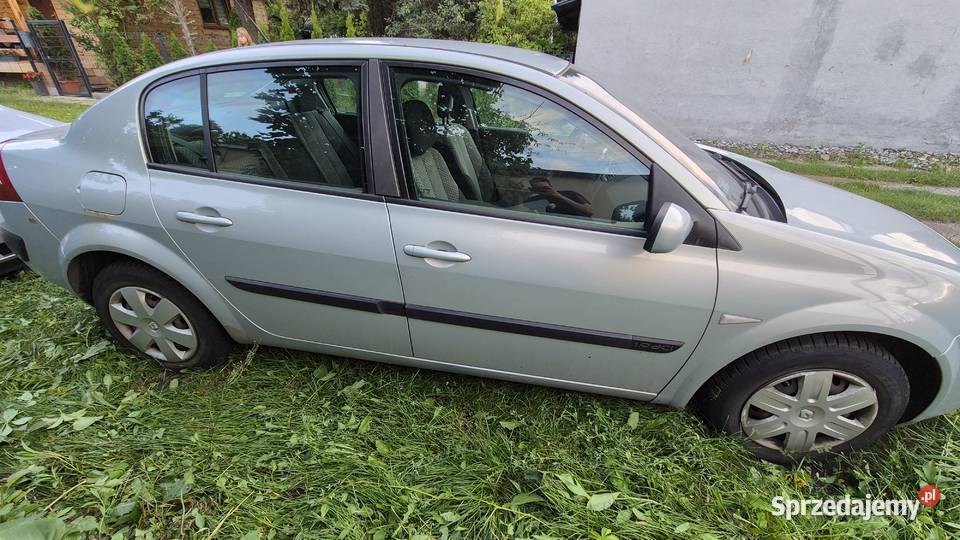Renault Megane II 19 dCi 120 2004 uszkodzone 1870cm3