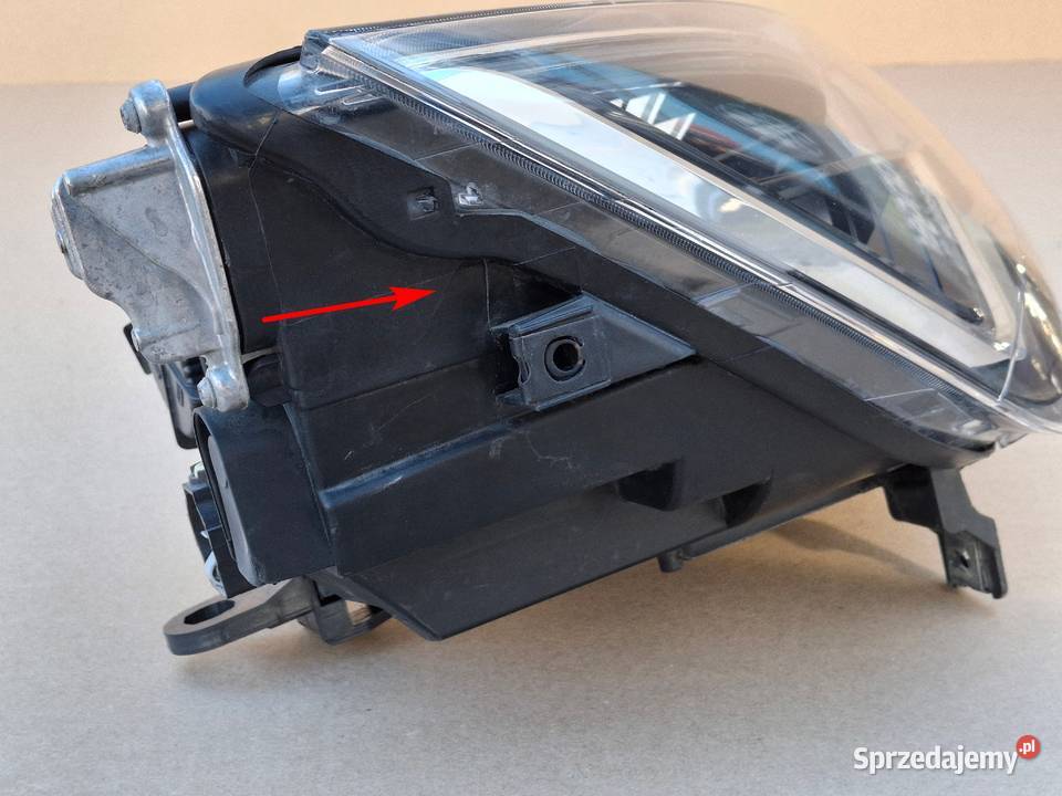 SEAT LEON III 3 LIFT REFLEKTOR PRAWY FULL LED Bieleń