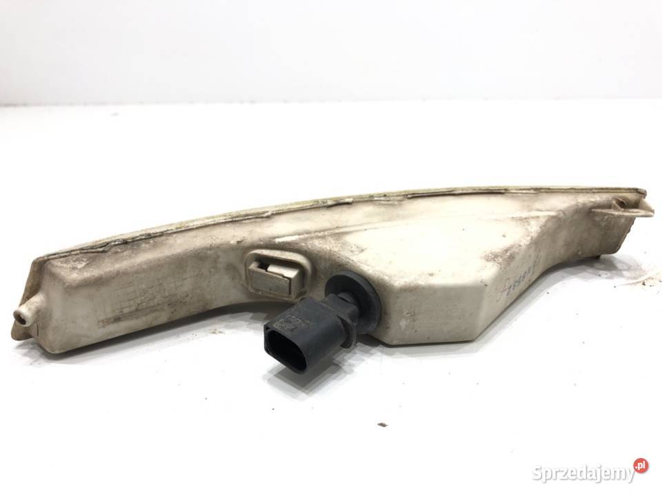 KIERUNKOWSKAZ PRAWY PRZÓD VW PASSAT B6 0511 osobowe