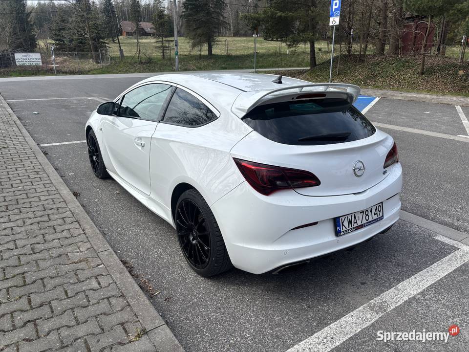 Opel Astra J GTC OPC 20 Turbo Lanckorona