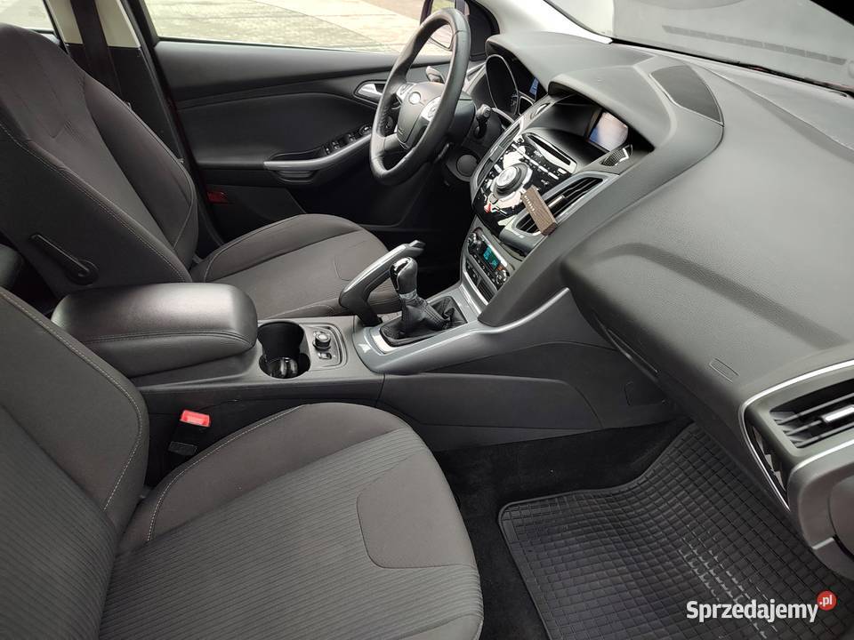 FORD FOCUS 16 BENZYNA
