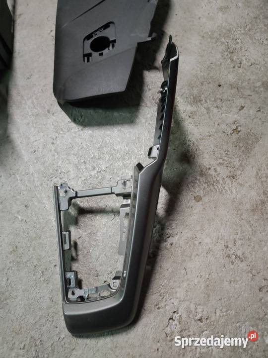Ford Focus Mk3 HB 11r Tunel Środkowy Panel osobowe Wieluń