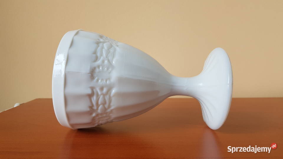 Pucharek z wianuszkiem lattimo Ząbkowice Dąbrowa Górnicza