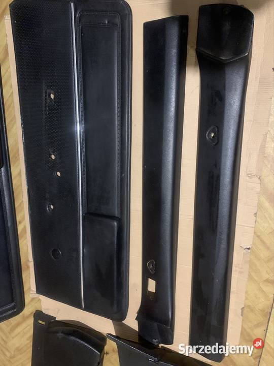 BMW e24 1980r tapicerka drzwi boczki tył osobowe Mszana