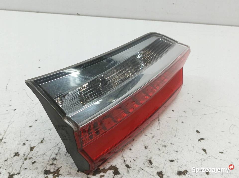 LAMPA TYŁ W KLAPĘ LEWA LIFT SEDAN E16 E17 Lampy tylne sprzedam