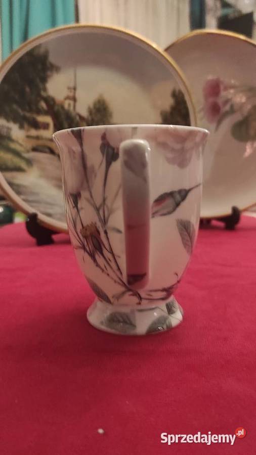 KUBEK BIAŁA RÓŻA
FINE BONE PORCELANA KOSTNA łódzkie Pabianice