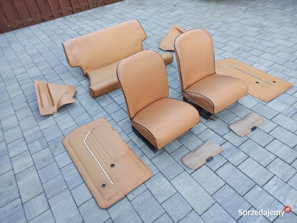 Kremowe wnętrze fotele kanapa boczki Fiat 126p wielkopolskie Poznań