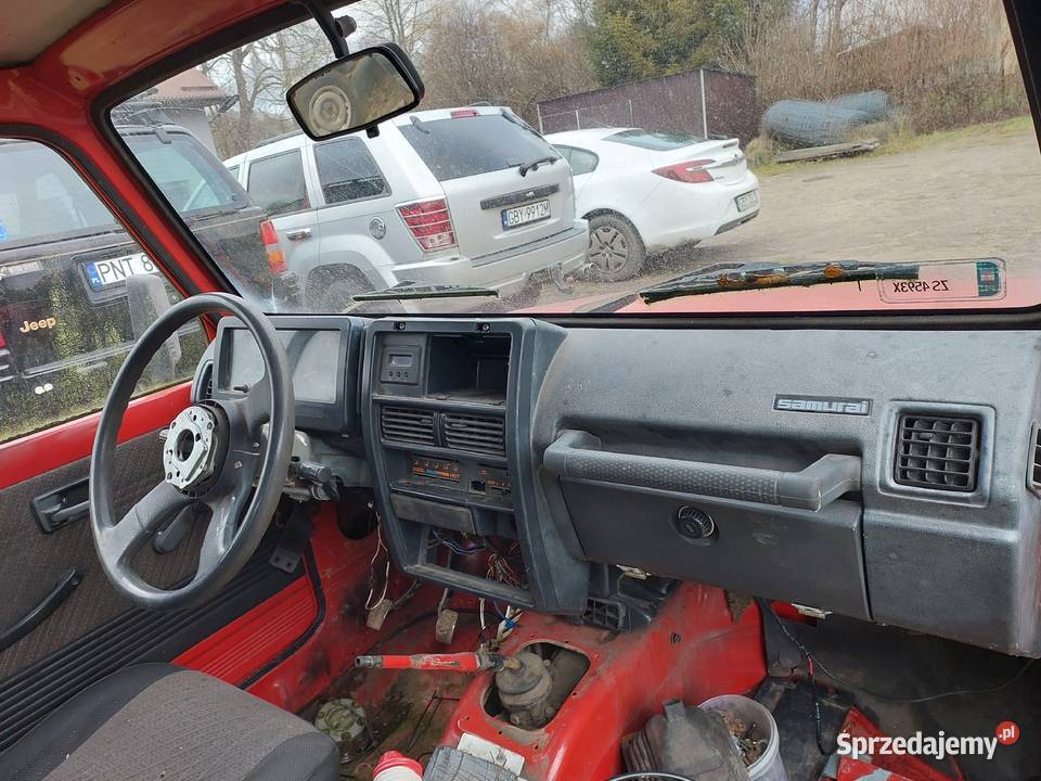 Suzuki samurai 13 nieuszkodzony Samurai pomorskie Kołczygłowy