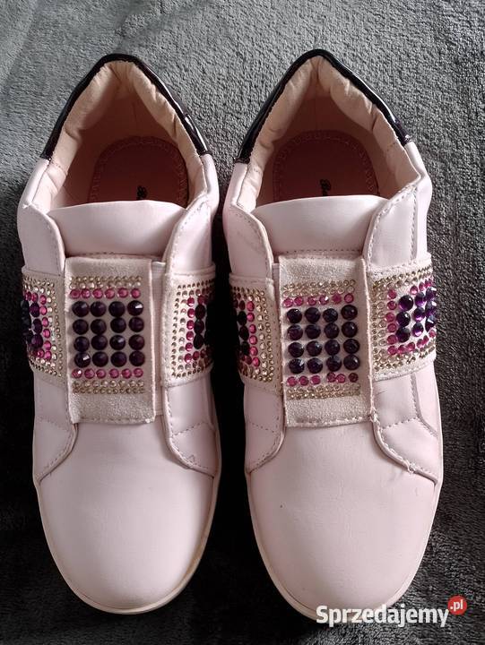 Buty Balada sportowe w rozmiarze 36 Tuchola