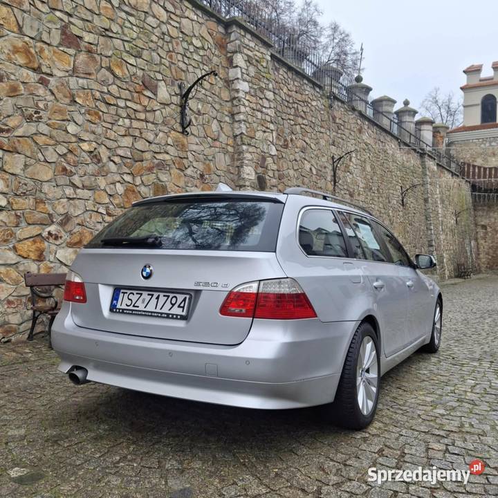 BMW E61 KOMBI 2010 ZADBANE BIKSENON manualna Opatów