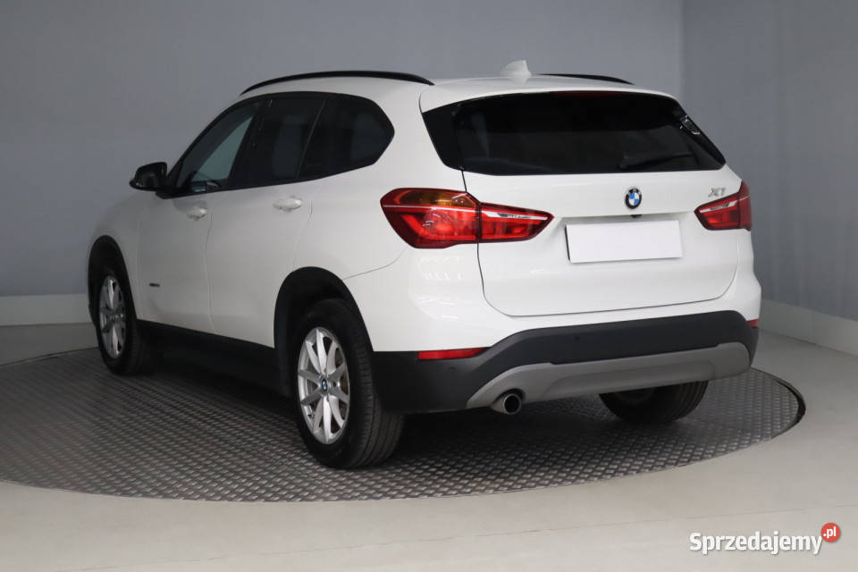 BMW X1 sDrive18i isofix