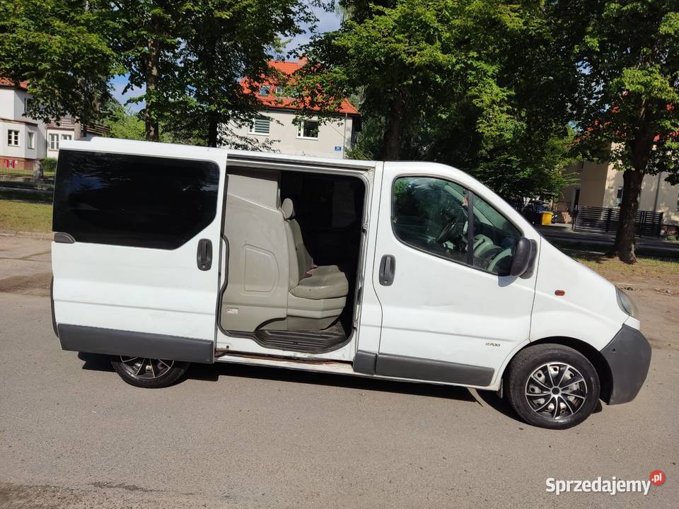 3 osobowa brygadówka VIVARO r2003 p19d sprawne z Elbląg