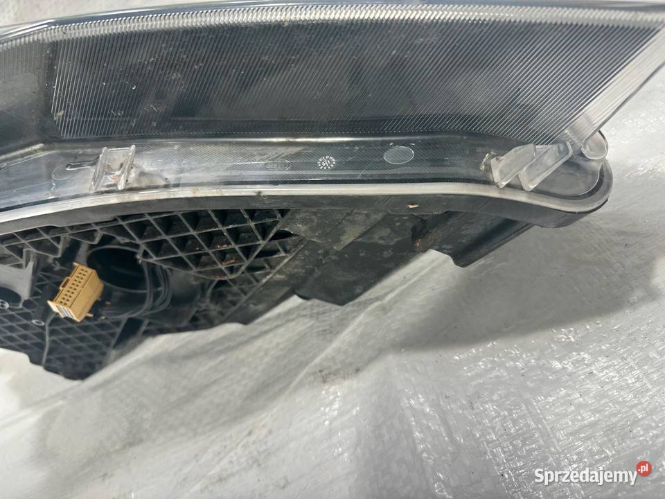 SKODA SUPERB III LAMPA PRZÓD PRAWA BIXENON LED