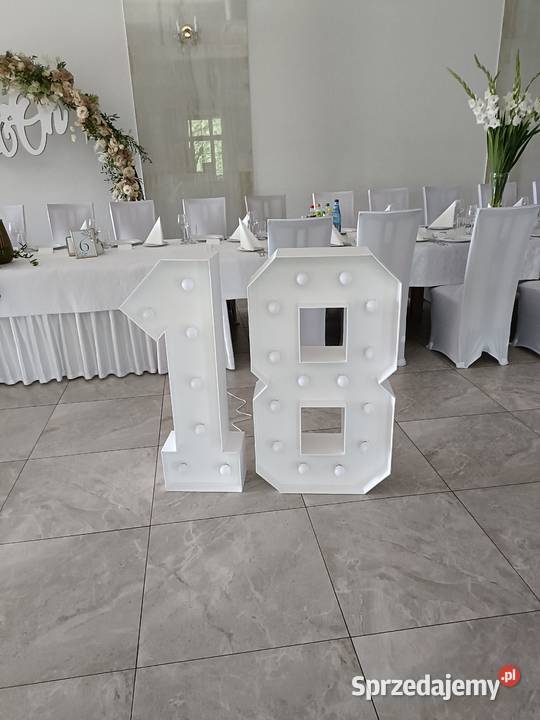 Cyfra 18 LED na osiemnastkę urodziny roczek Pajęczno