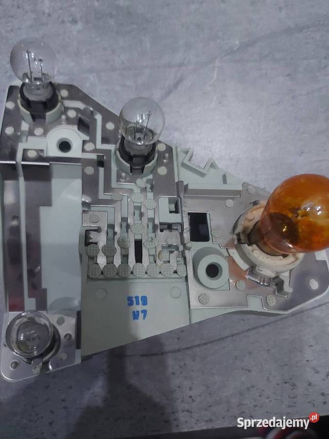 WKŁAD LAMPY LEWY TYŁ BMW E93 Złotniki