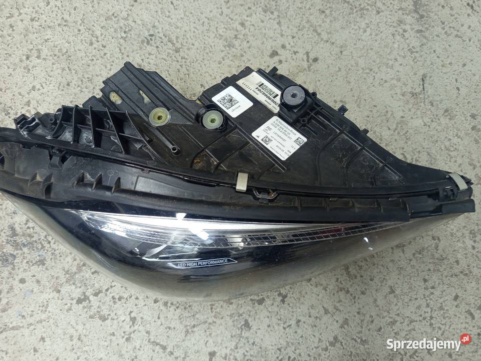 Reflektor prawy Merc c klasa LED 21 roku org Rzeszów sprzedam