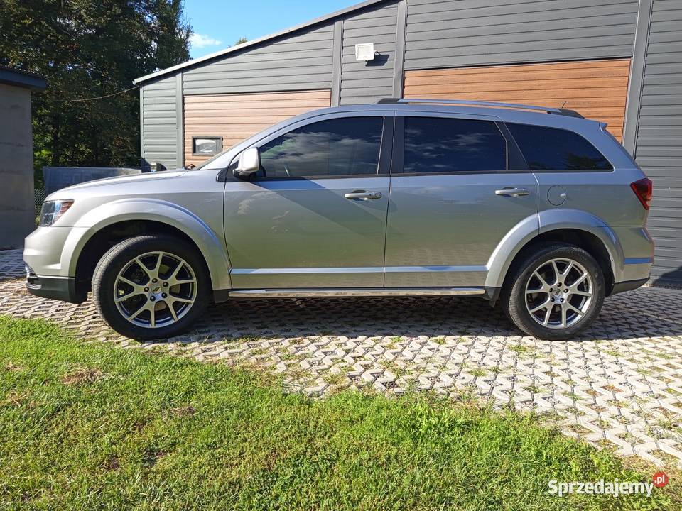 Dodge Journey Crossroad 36 V6 LPG AWD lakier metallic Journey Chełm