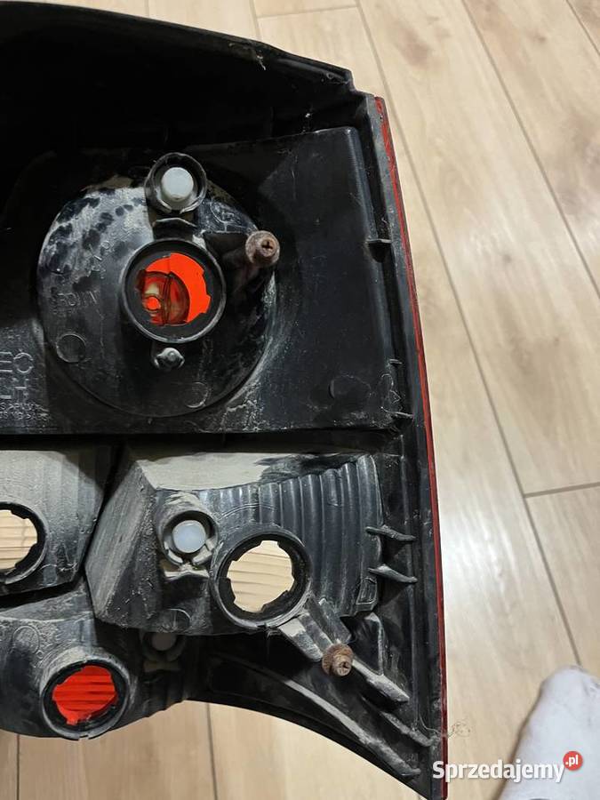 Lampa lewa tył Kia Sorento 1 Lipsko sprzedam