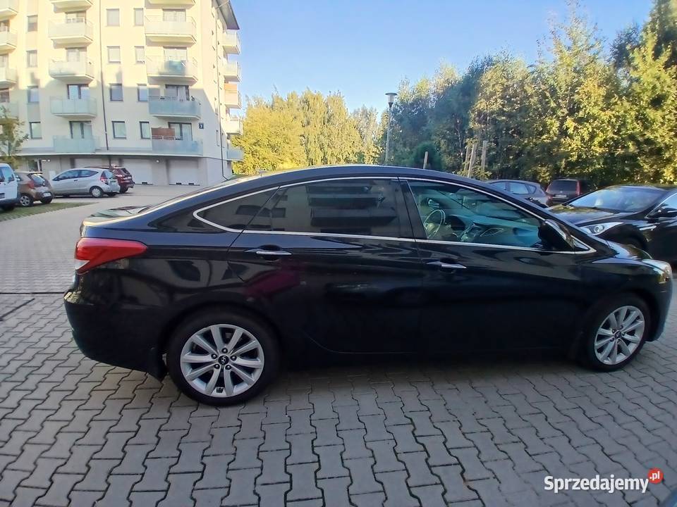 Hyundai i 40 czarna perła sedan 1685cm3 Wyszków