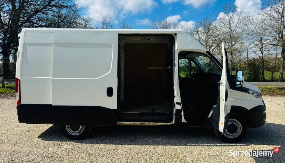Iveco Daily 35S13 23 d 130 2017r Furgon Blaszak Napęd tylna oś