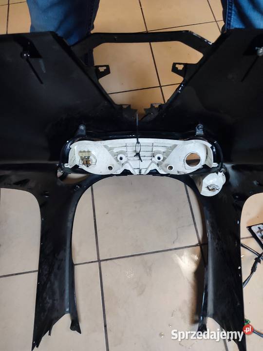 Przód czacha owiewka Yamaha Majesty czarna Piekoszów