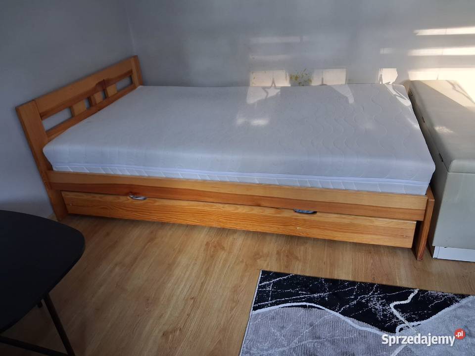 Łóżko na sprzedaż