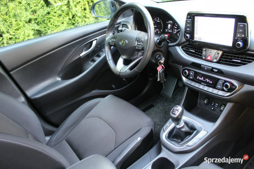 Hyundai i30 14 TGDI 140 Intro Panorama Bogate światła przeciwmgielne Lubań