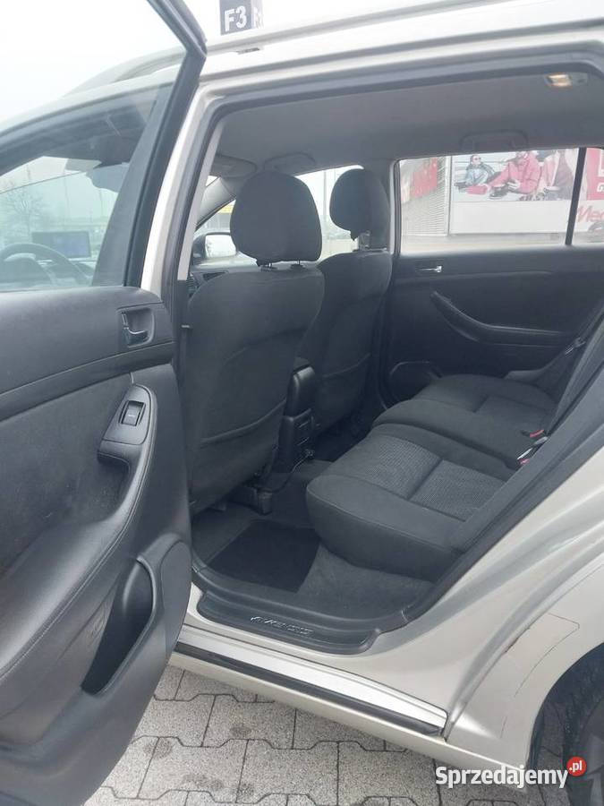 Toyota Avensis 18 benzynaidealny benzyna Warszawa sprzedam
