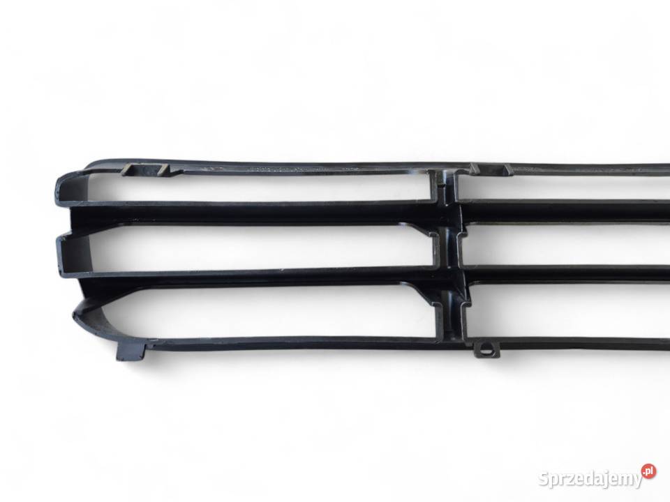 KRATKA ZDERZAKA PRZOD ŚRODKOWA VW BORA