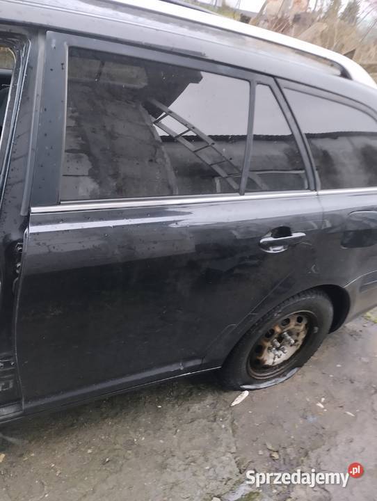 drzwi tylne lewe toyota avensis t25 kombi osobowe Gniew