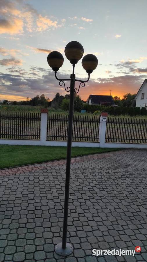 Wysoka metalowa trójramienna lampa lubelskie Biała Podlaska