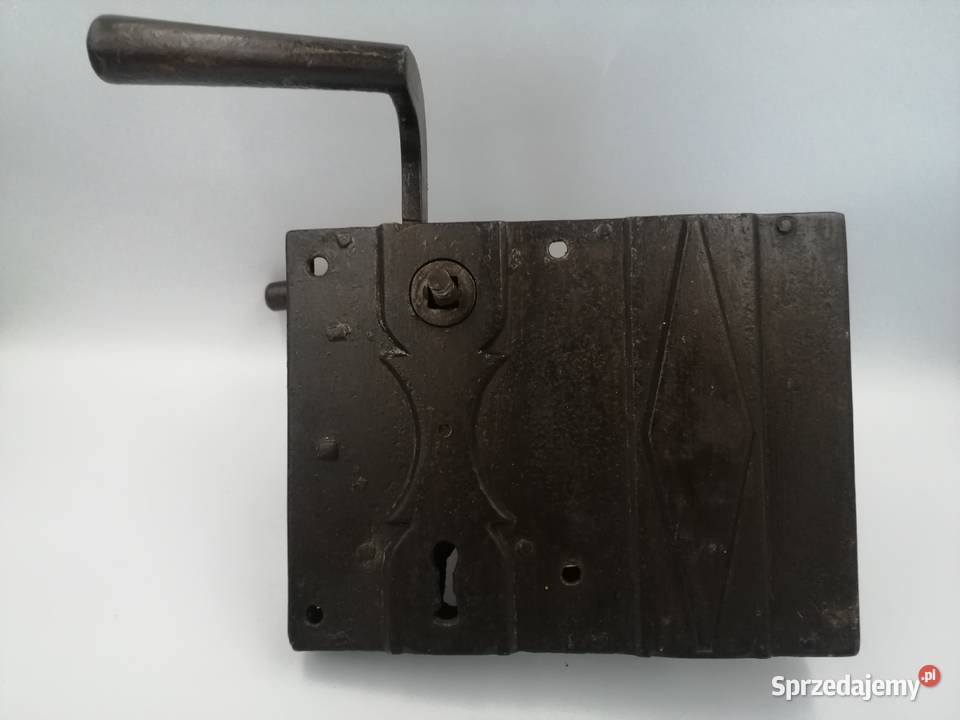 Stary zamek skrzynkowy Borów