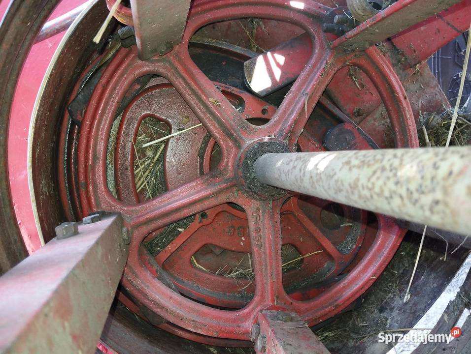Prasa kostkująca Massey Ferguson 124 MF Massey Ferguson Chodorowa