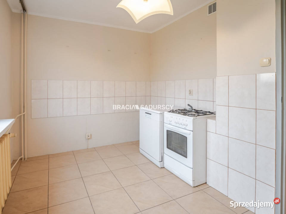 Mieszkanie 686m2 3 pok Kraków ks Piotra Rok budowy 1977