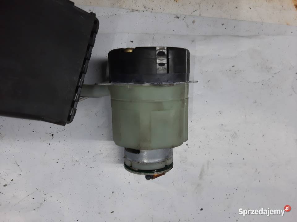 MERCEDES A KLASA W168 POMPKA ZAMKA CENTRALNEGO osobowe Ksawerów