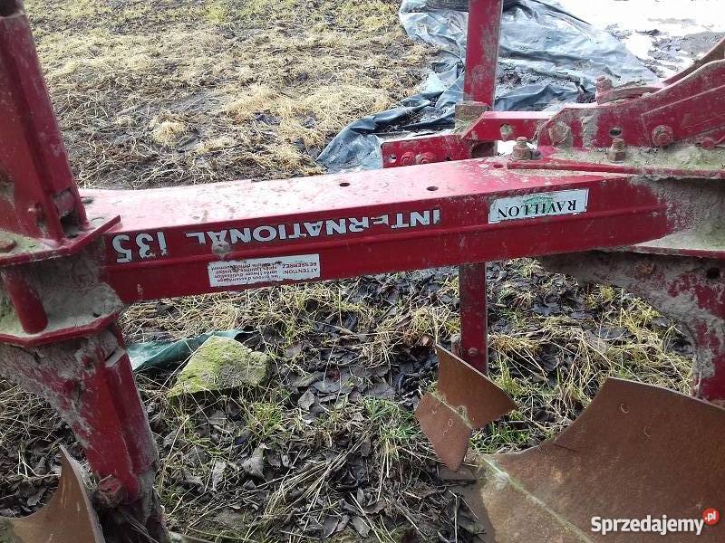 Pług 3 skibowy obrotowy INTERNATIONAL