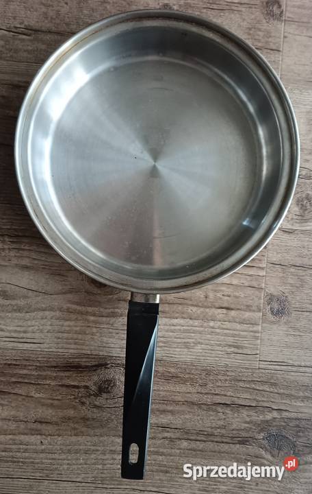 Patelnia wykonana ze stali nierdzewnej