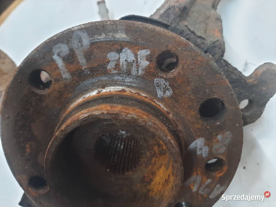 Opel Zafira B 18 16V piasta zwrotnica prawa z osobowe