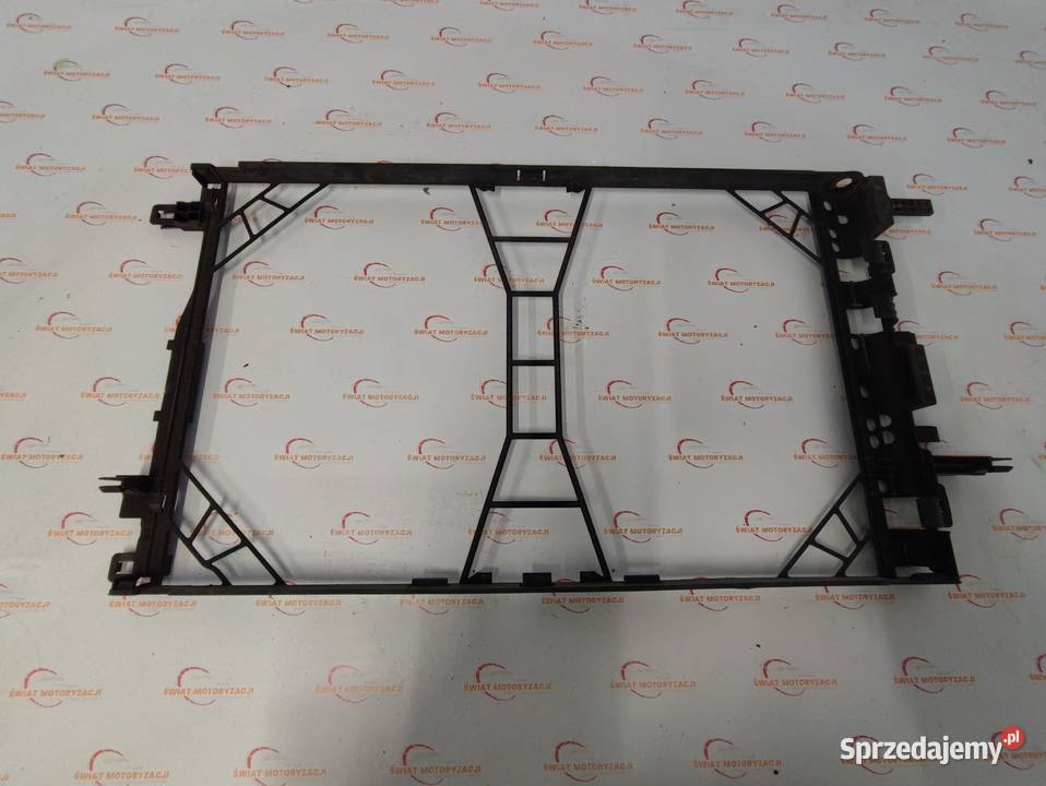 OPEL INSIGNIA A I 10r ramka chłodnicy 13241736 Części montażowe Kielce sprzedam